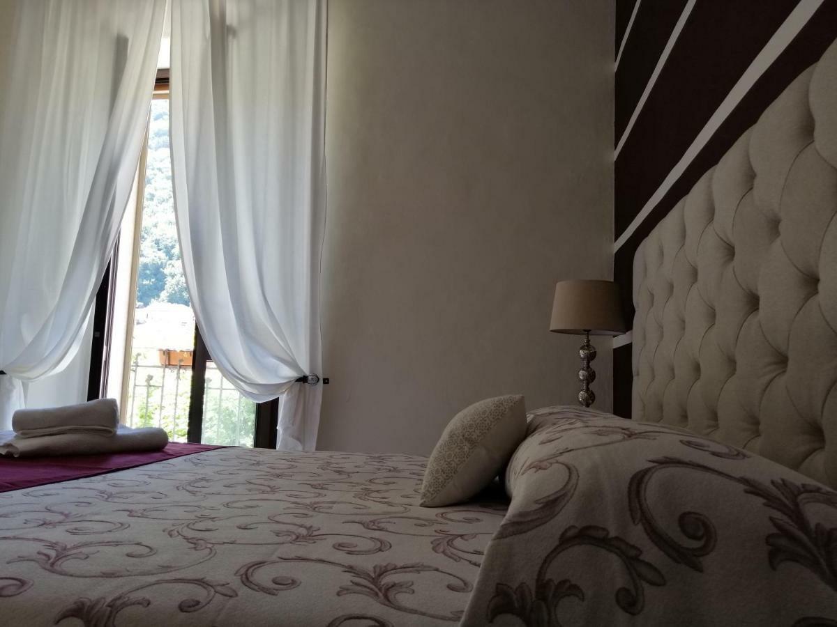 Le Finestre Sulla Piazza Bed & Breakfast Boiano Exterior photo
