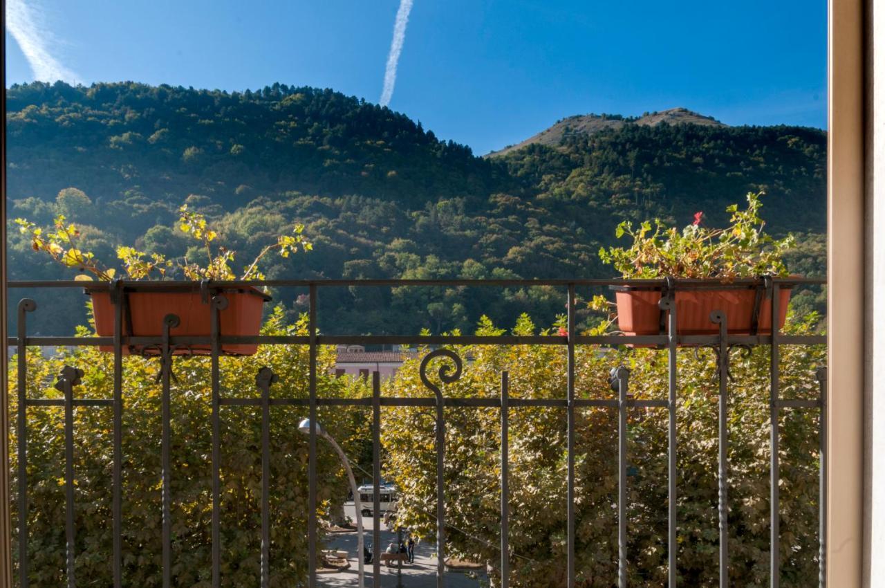 Le Finestre Sulla Piazza Bed & Breakfast Boiano Exterior photo